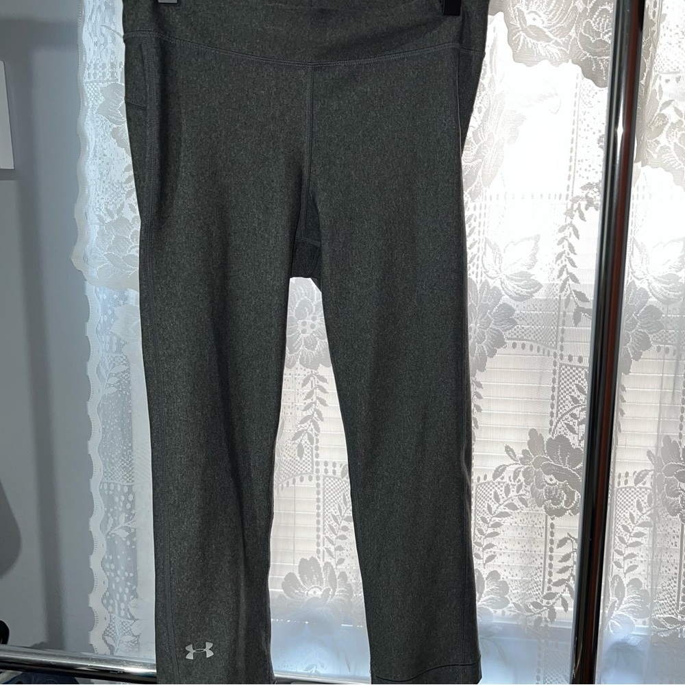 Under Armour Charcoal Gray Cropped Athletic Leggings Size XS